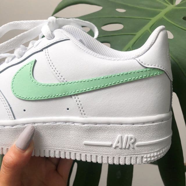 Mint Swoosh