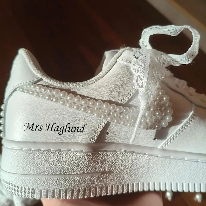 Personalized Wedding Custom Sneakers Custom Name & Wedding Date Printed Bride Groom Couple White Wedding Footwear Pearl Decor Bridal Custom Air Force 1 Comfortable Wedding Shoes