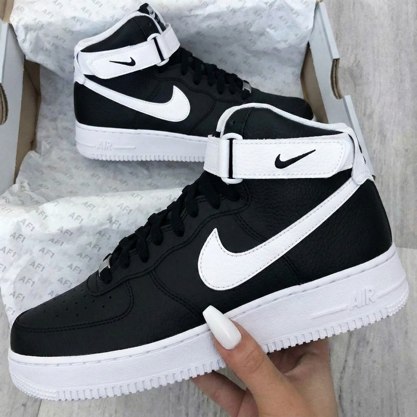 Custom AF 1s Shoes Timeless Monochrome Black and White
