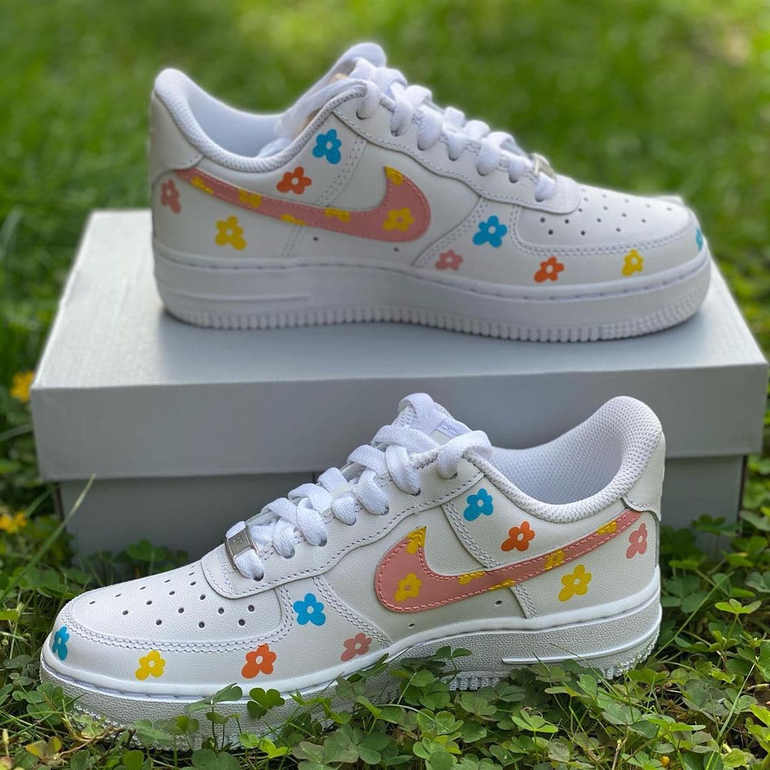 Custom Air Force 1’s🌼🌸