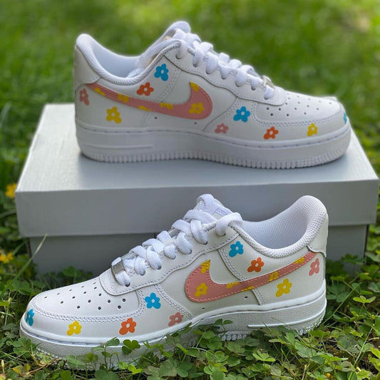 Custom Air Force 1’s🌼🌸