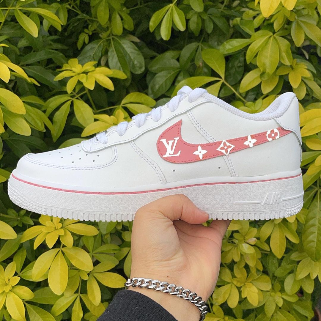 Reflective LV With Coloured Tick