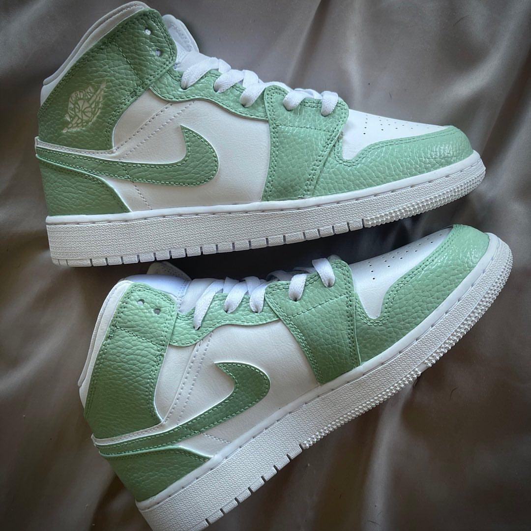 Custom Air Jordan 1 Green Design