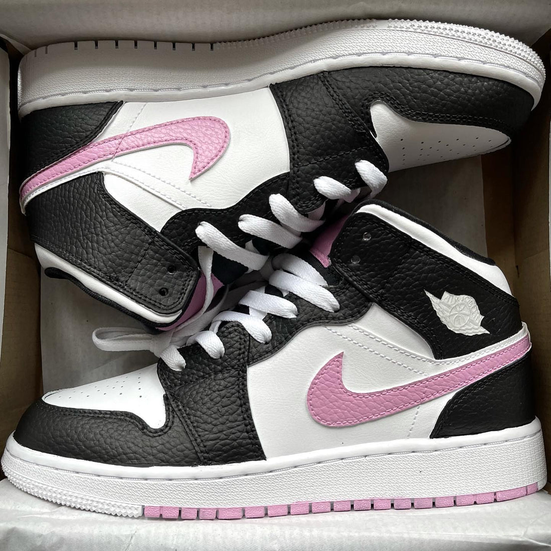 Custom Air Jordan 1 Black Pink