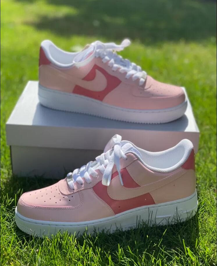 Pink Custom Air Force 1‘s