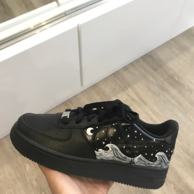 White ocean wave - Hand-painted Custom Black Air Force 1