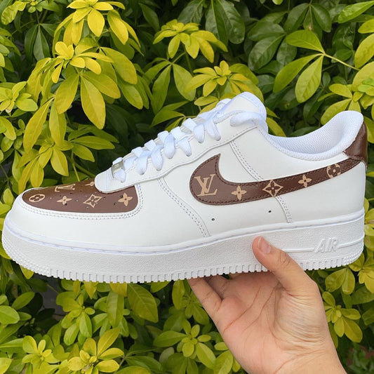 Cusotm LV Air Force 1’s