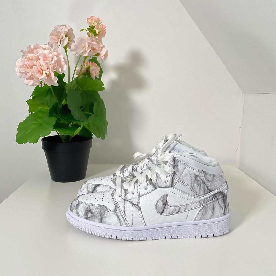 Jordan 1 Custom fine lines