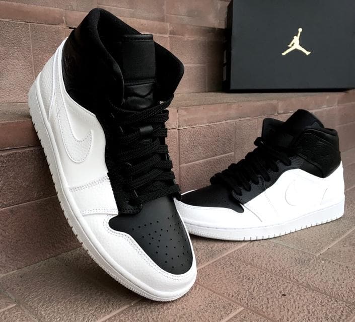 Custom Air Jordan 1 Mid Black White